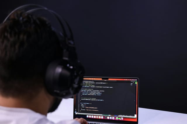 Top 5 FAANG Companies and Their In-House Coding Interview Platforms Blog Image